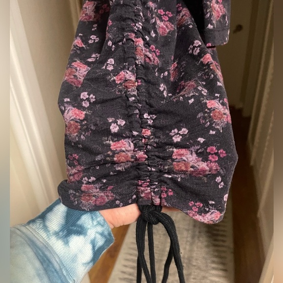 NWT PAM & GELA Ditsy Shirred Purple Floral Mini Dress - Picture 5 of 8
